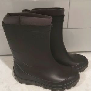 Black Solognac Size 9/10 NEW